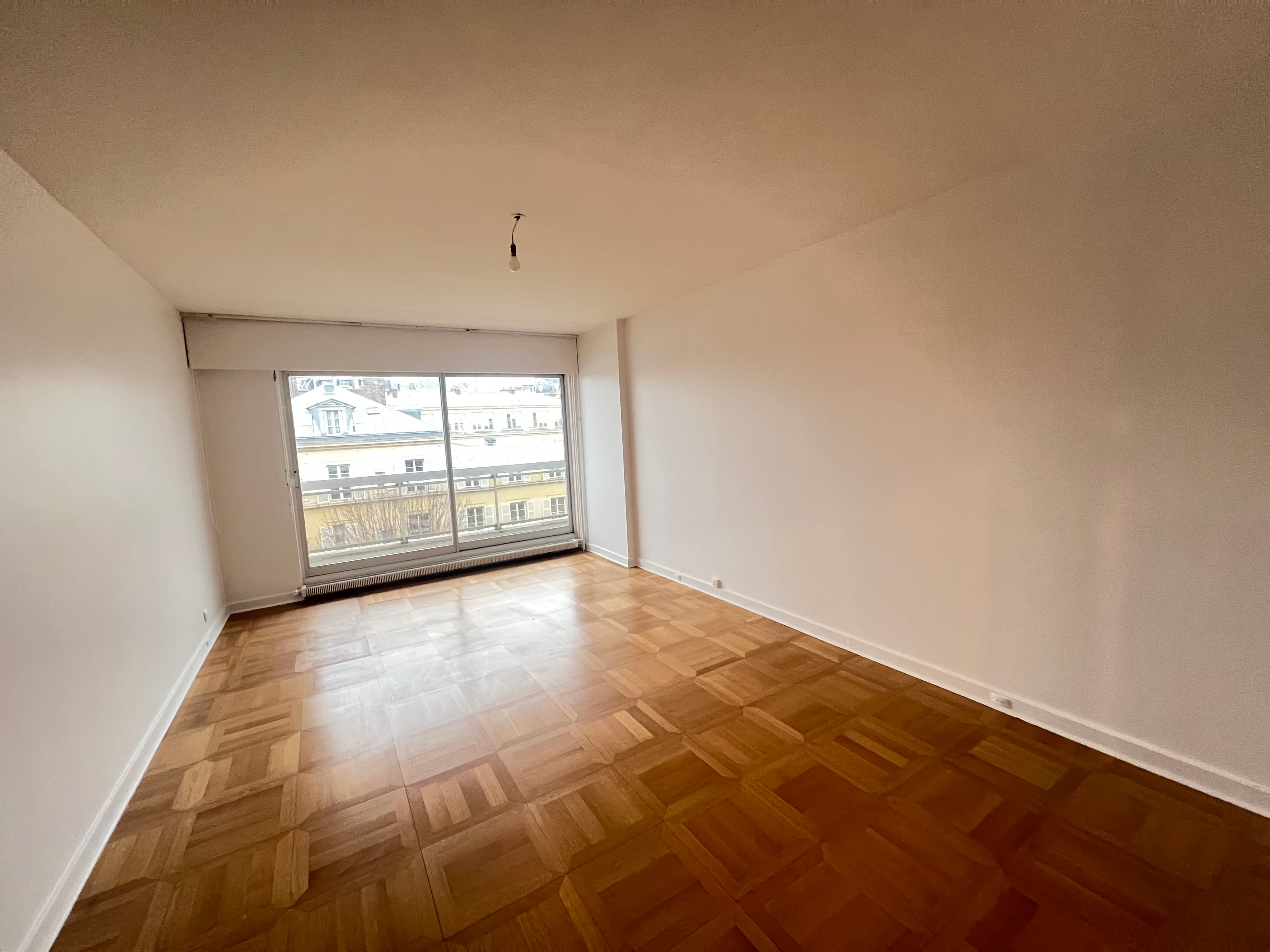 Propriété similaire Appartement vide refait à neuf 2 chambres Duroc