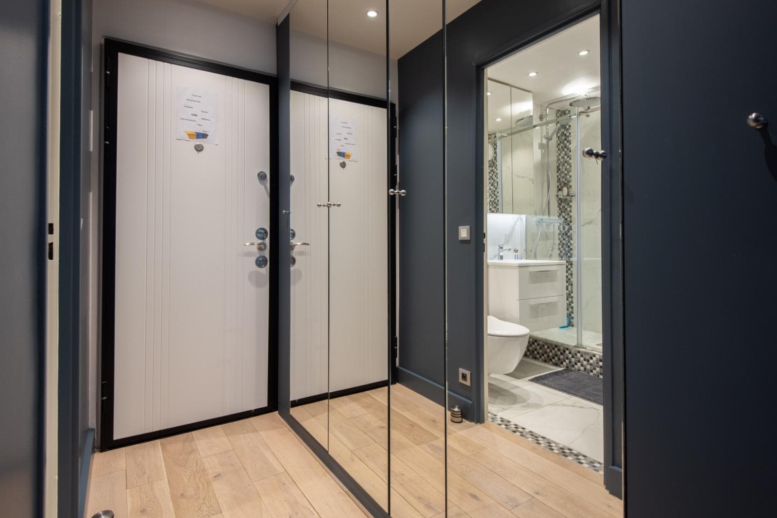 Studio canal Saint Martin refait à neuf - Image 11