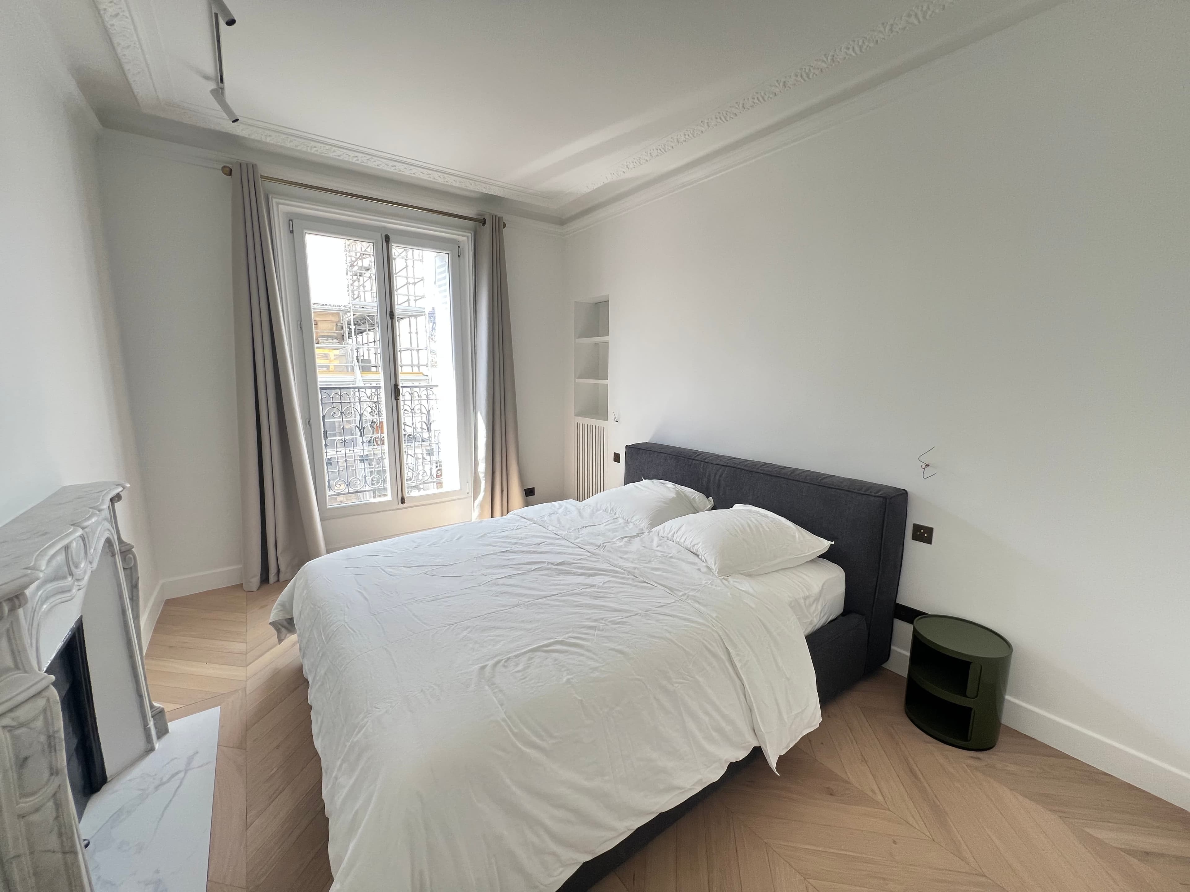 Alma Marceau - Appartement meuble refait à neuf 3 chambres vue Tour Eiffel - Image 5