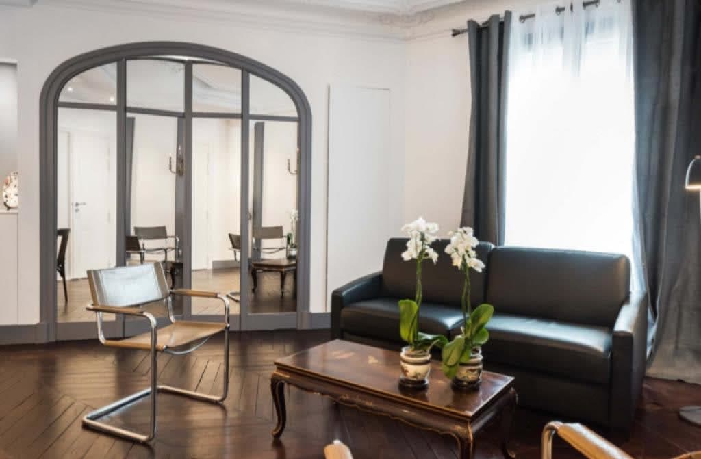 Saint Philippe du Roule - Appartement meublé 2 chambres - Image 3