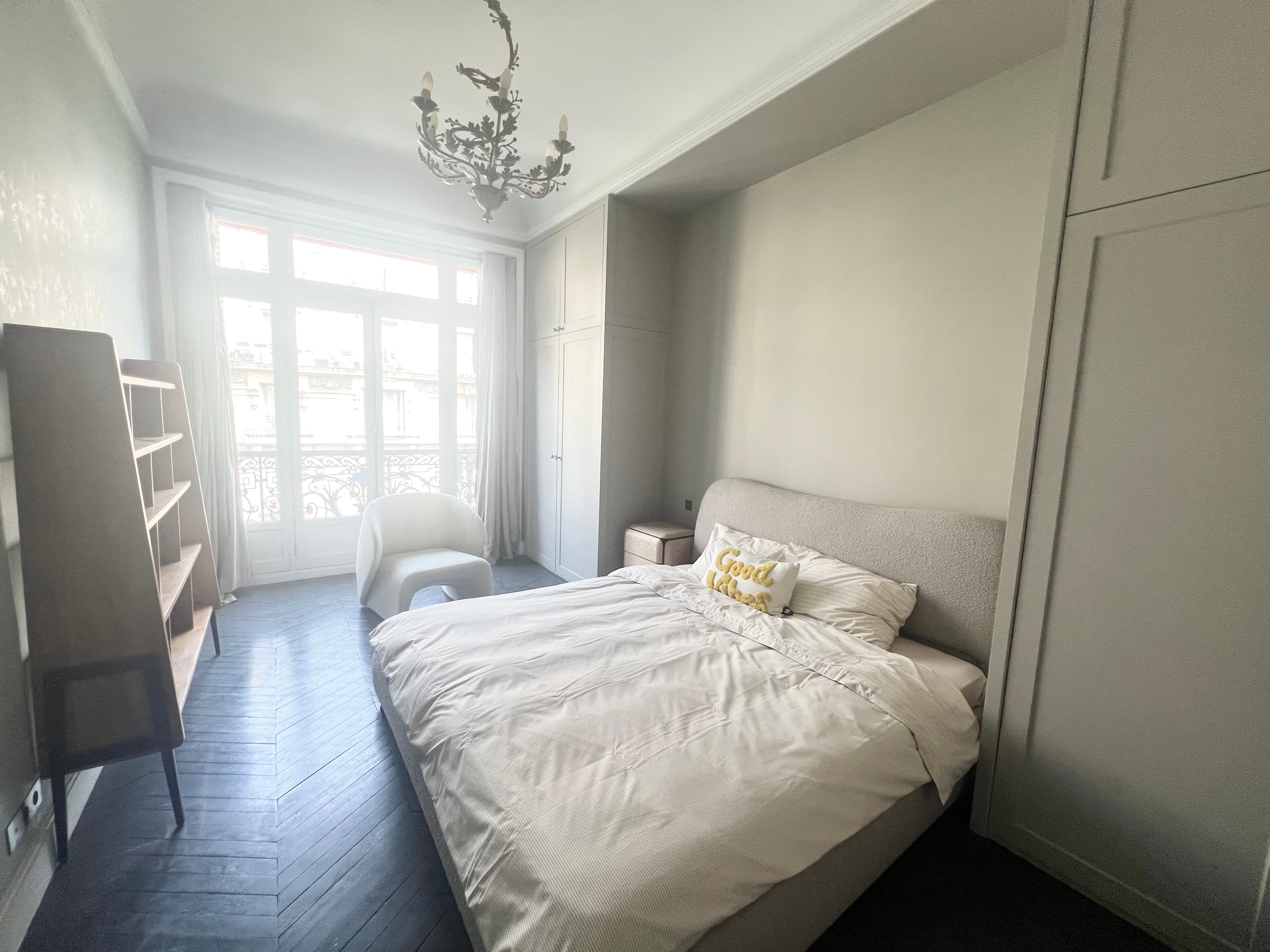 Raymond Poincaré - Appartement meublé de réception avec charme de l'ancien - Image 6