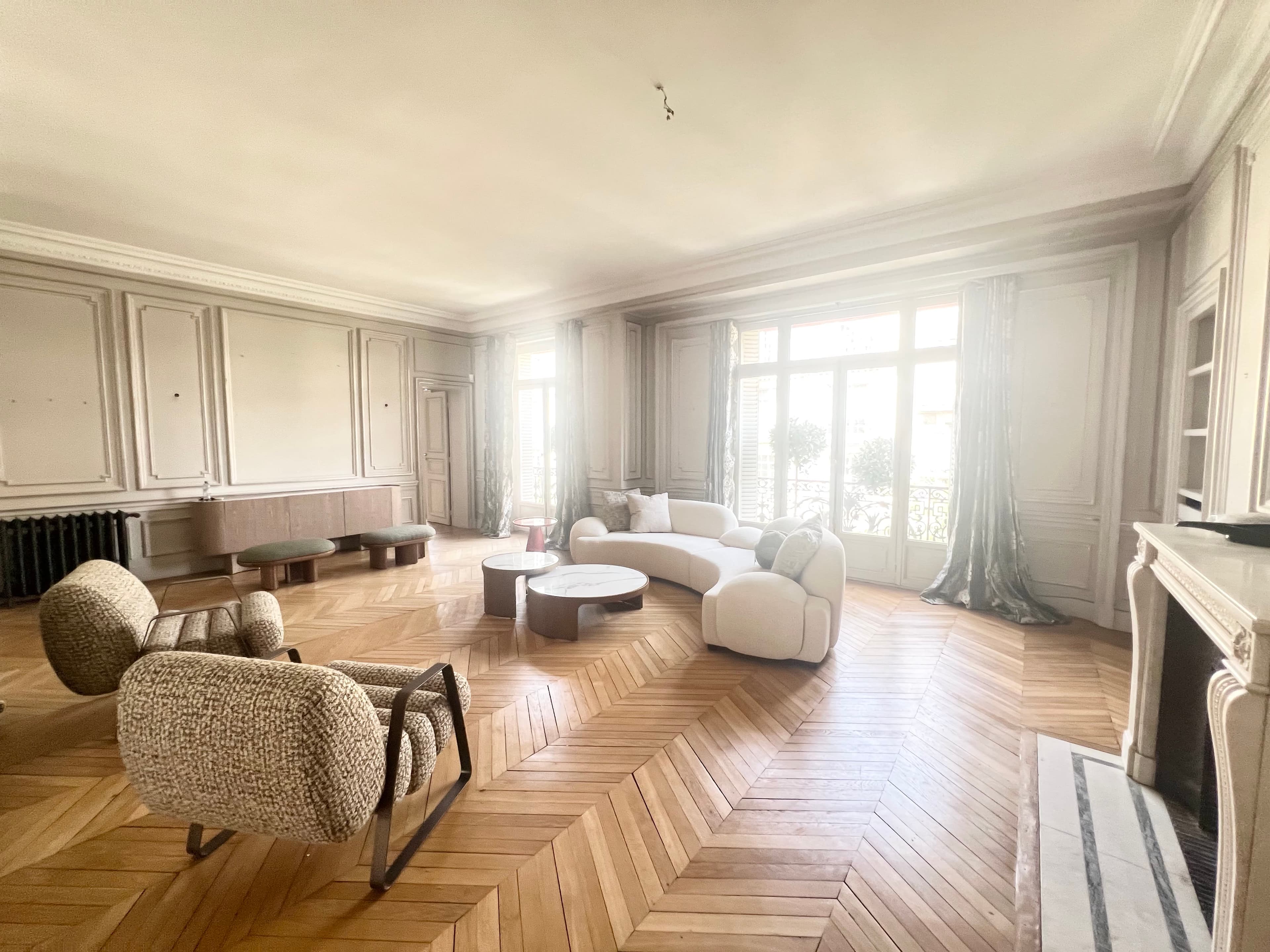 Raymond Poincaré - Appartement meublé de réception avec charme de l'ancien - Image 2