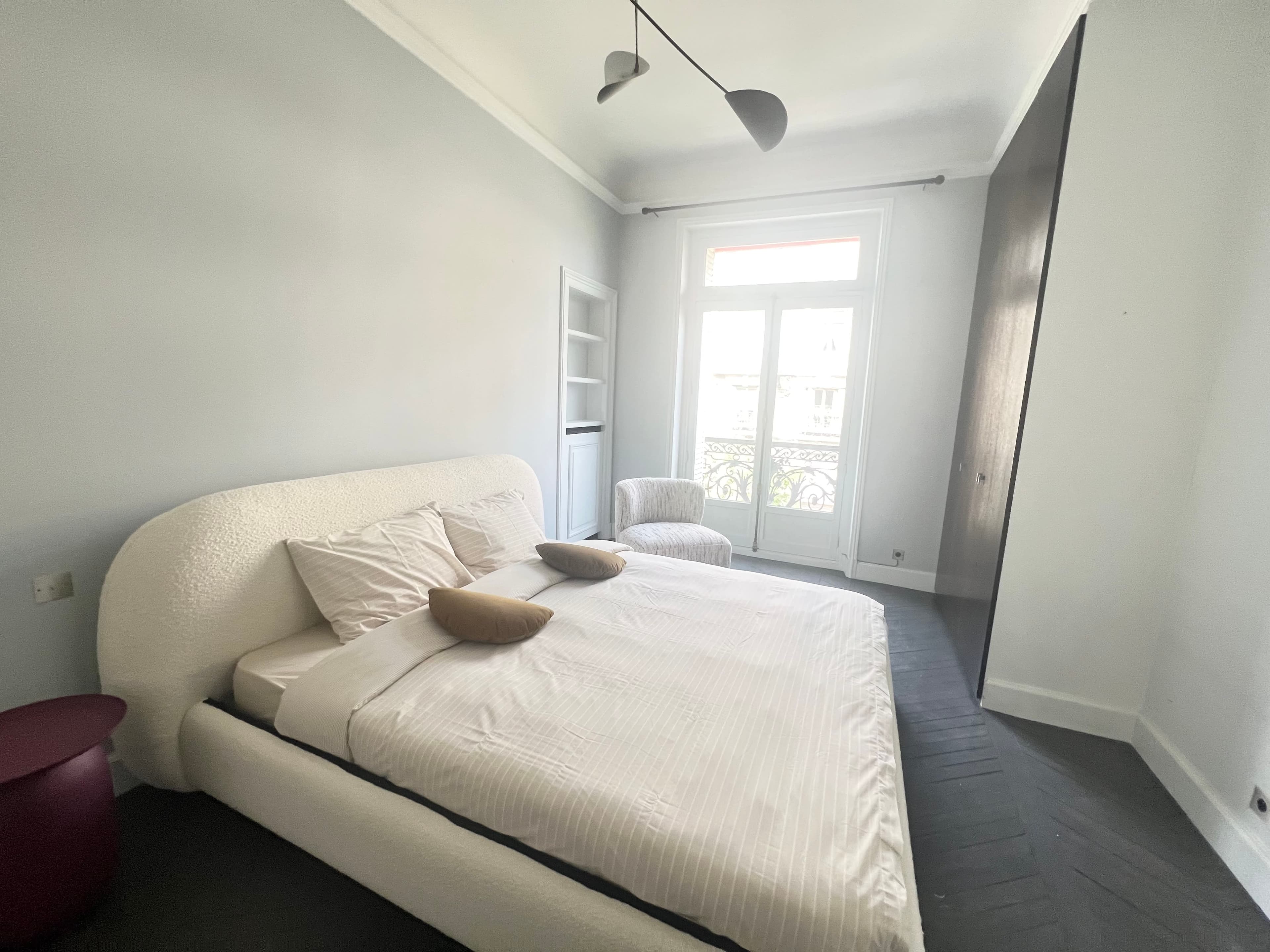 Raymond Poincaré - Appartement meublé de réception avec charme de l'ancien - Image 7