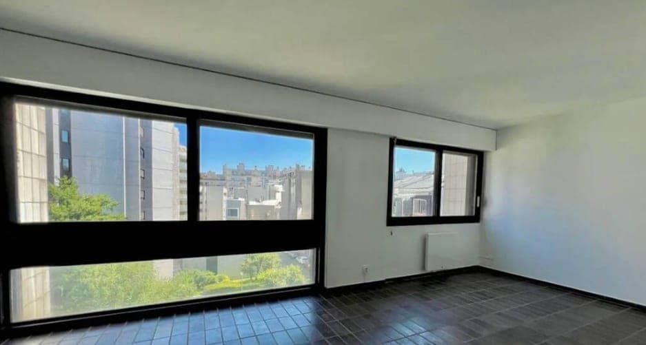 Paris 17E - Superbe appartement rénové avec vue dégagée à proximité de la Porte de Champerret - Image 2