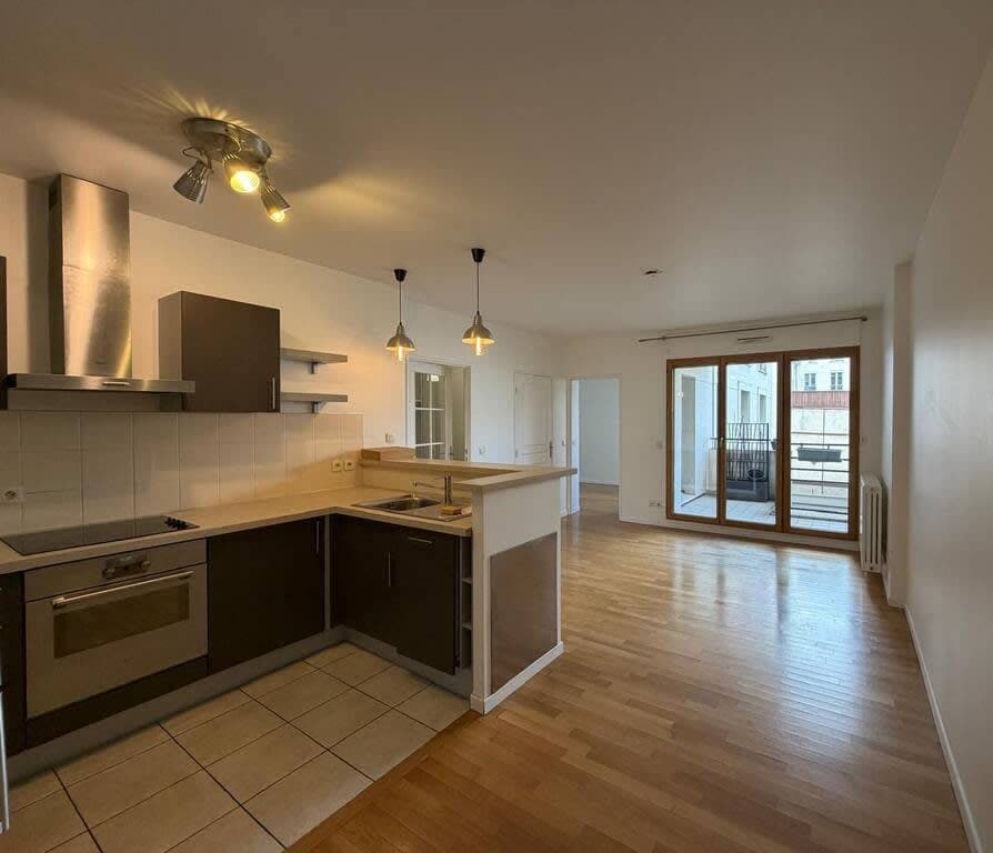 Propriété similaire BEAU 2 PIECES AVEC BALCON TERRASSE