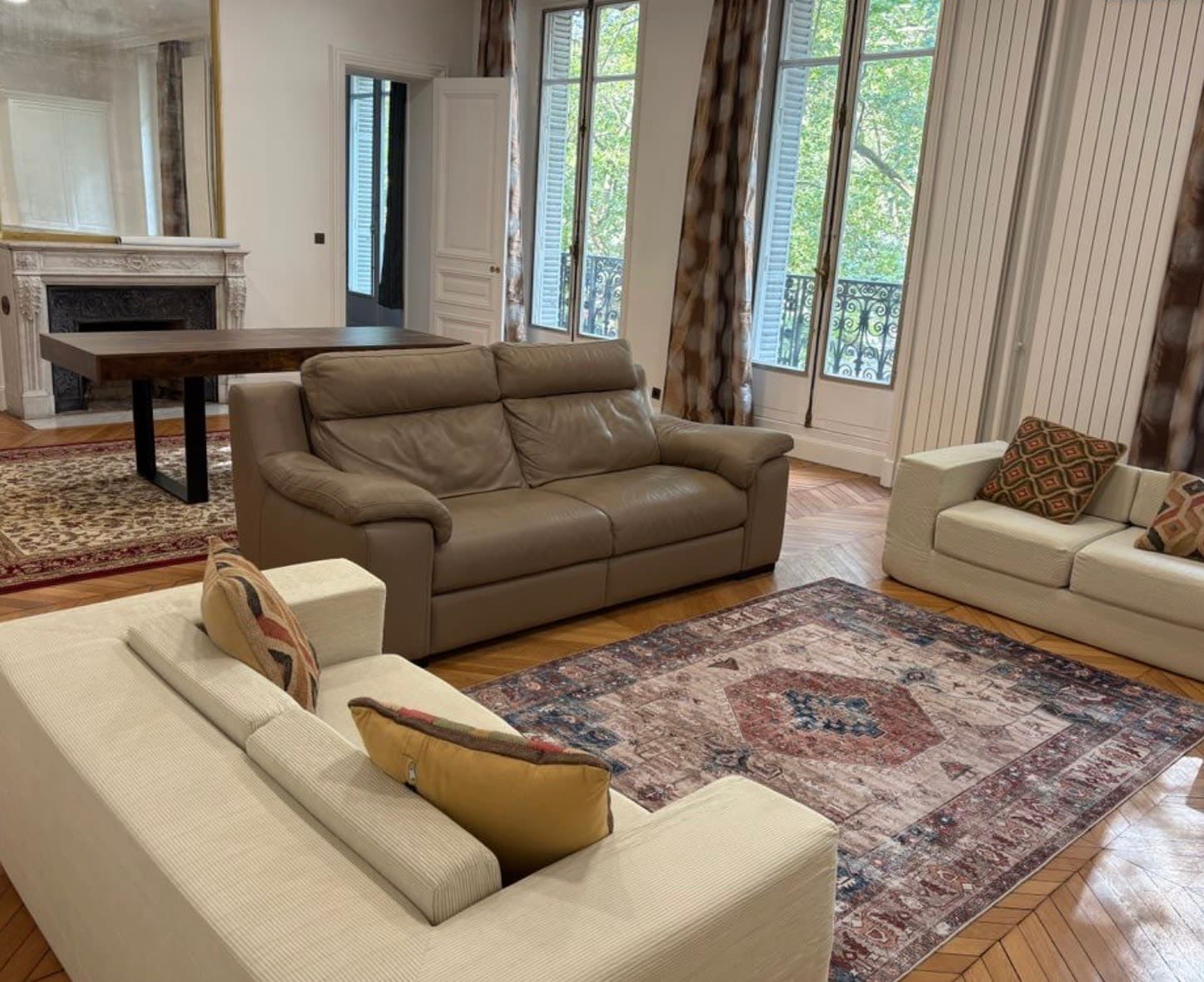 Propriété similaire Triangle d’Or - Appartement de 175m² avec 4 chambres