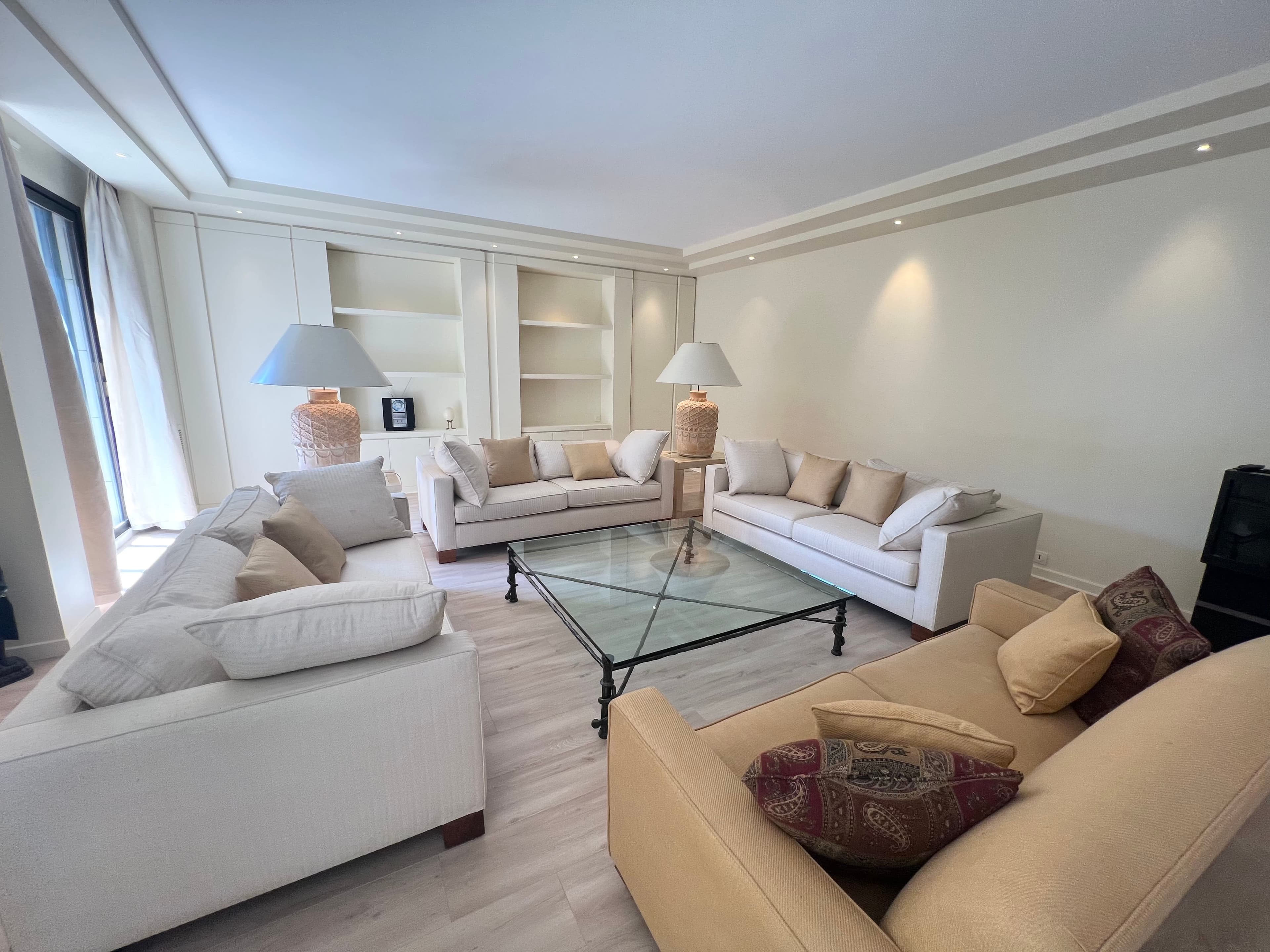 Place Victor Hugo - Appartement de 142m² avec 2 chambres - Image 3