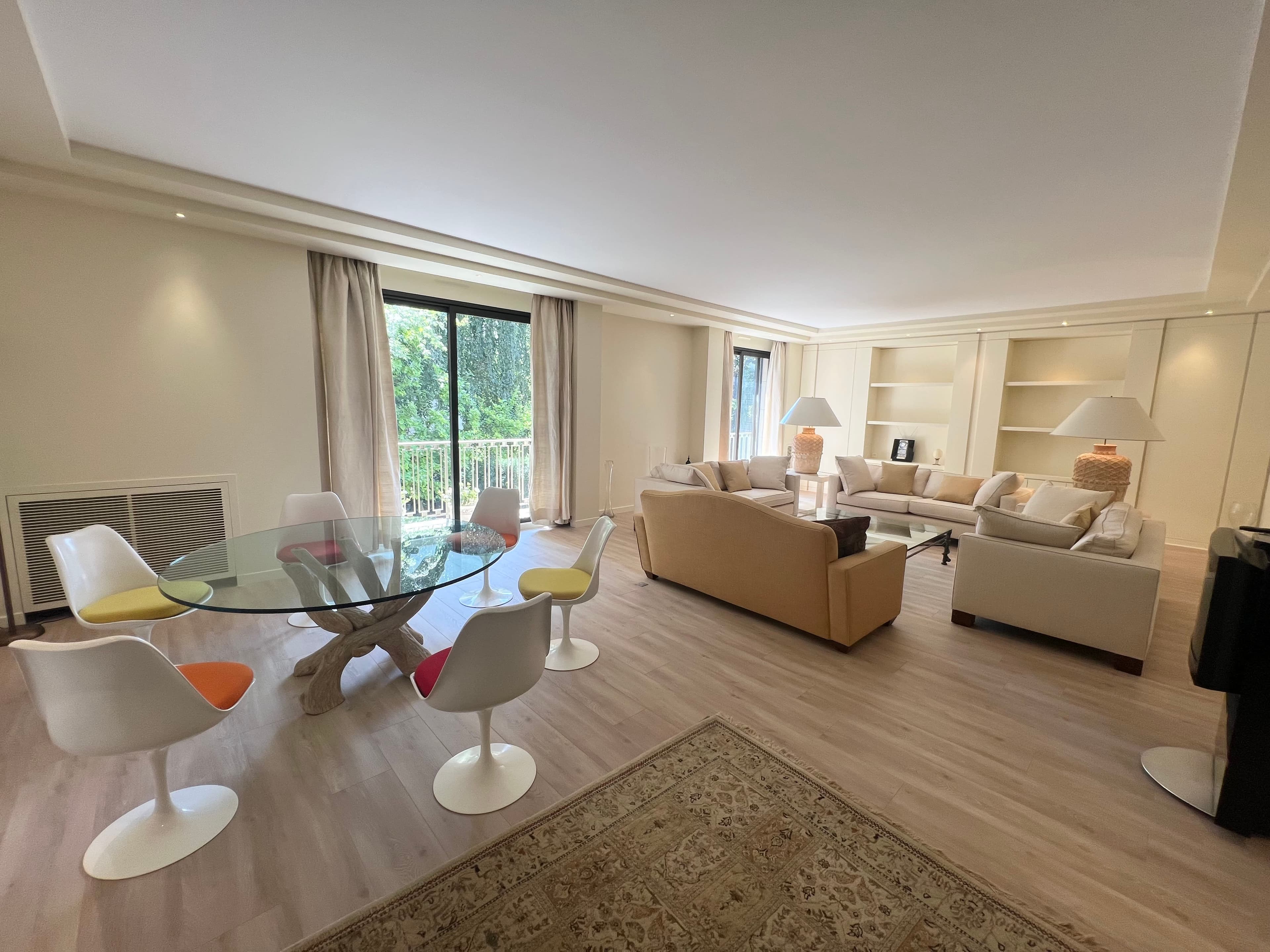 Propriété similaire Place Victor Hugo - Appartement de 142m² avec 2 chambres