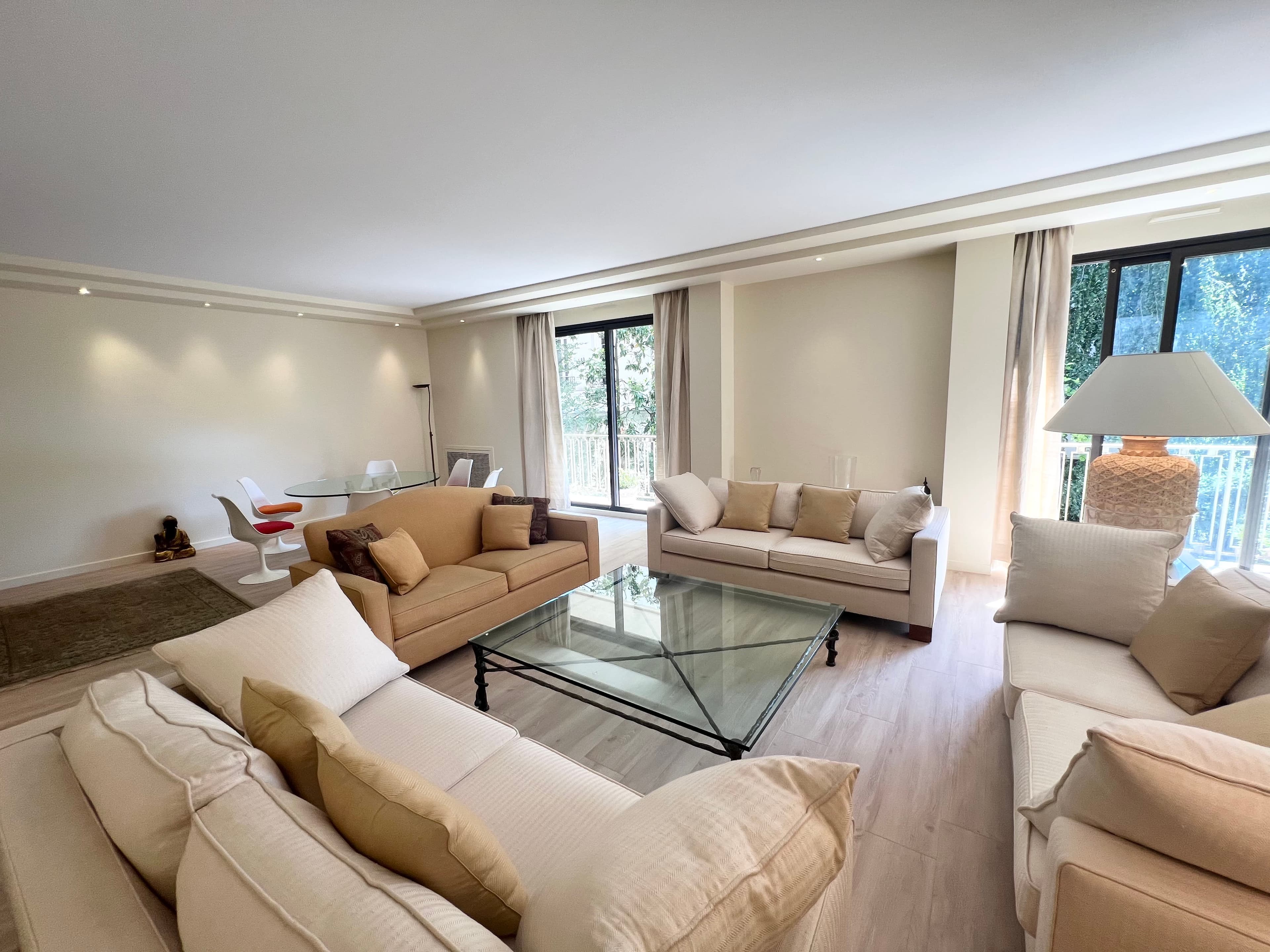 Place Victor Hugo - Appartement de 142m² avec 2 chambres - Image 5