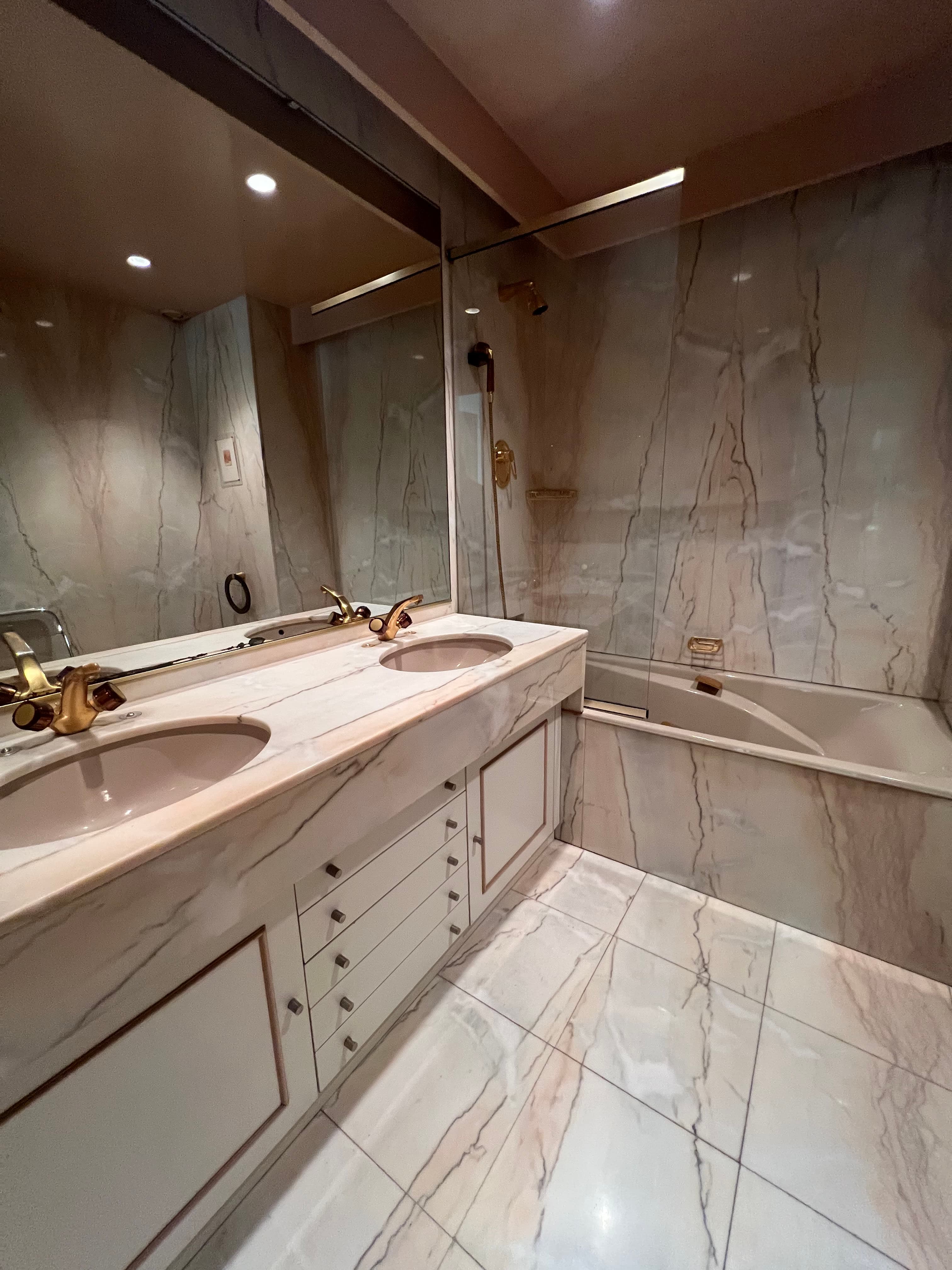 Place Victor Hugo - Appartement de 142m² avec 2 chambres - Image 13