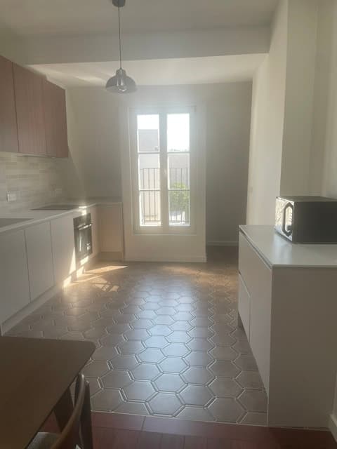 APPARTEMENT ATYPIQUE REFAIT A NEUF PLEIN DE CHARME - Image 5