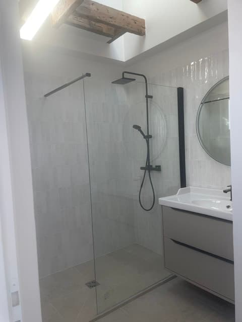APPARTEMENT ATYPIQUE REFAIT A NEUF PLEIN DE CHARME - Image 11