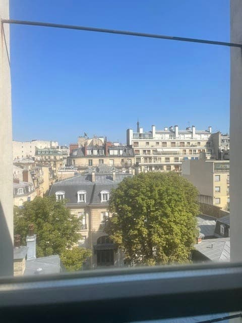 APPARTEMENT ATYPIQUE REFAIT A NEUF PLEIN DE CHARME - Image 13