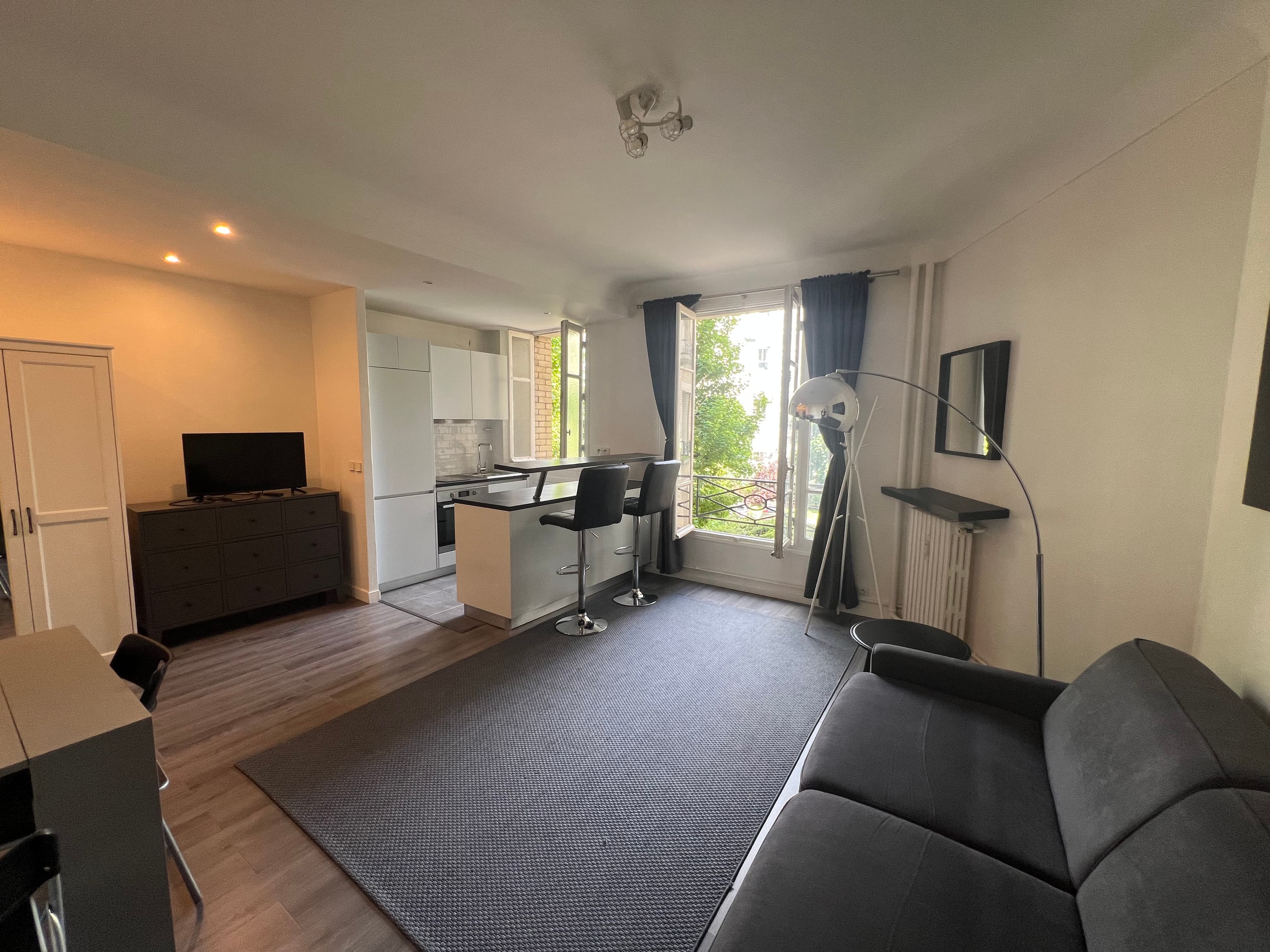Studio meublé Ternes - Image 2