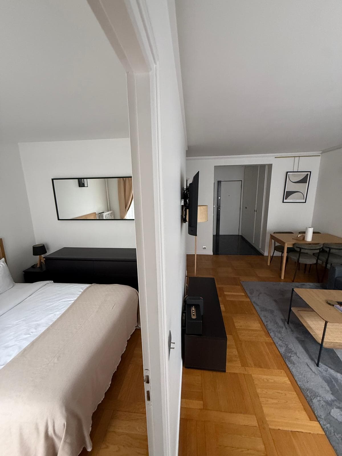 APPARTEMENT MEUBLE AVEC TERRASSE - Image 2