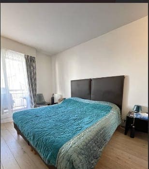 Superbe 2 pièces meublé avec grand balcon-terrasse - Image 4