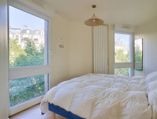 Charme, lumière & balcon avec vue dégagée - Image 2