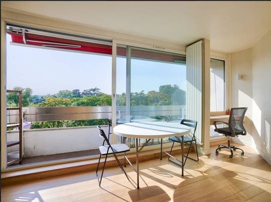 Charme, lumière & balcon avec vue dégagée - Image 6