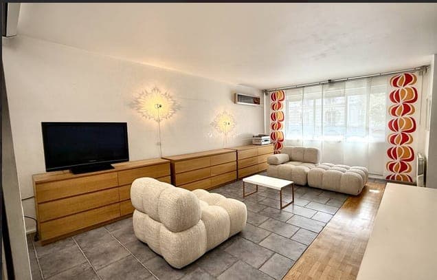 Spacieux 3 pièces meublé de 80 m² - Image 1