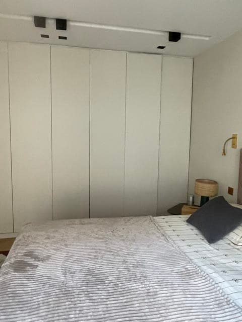 BEL APPARTEMENT MEUBLE IDEALEMENT SITUE - Image 10