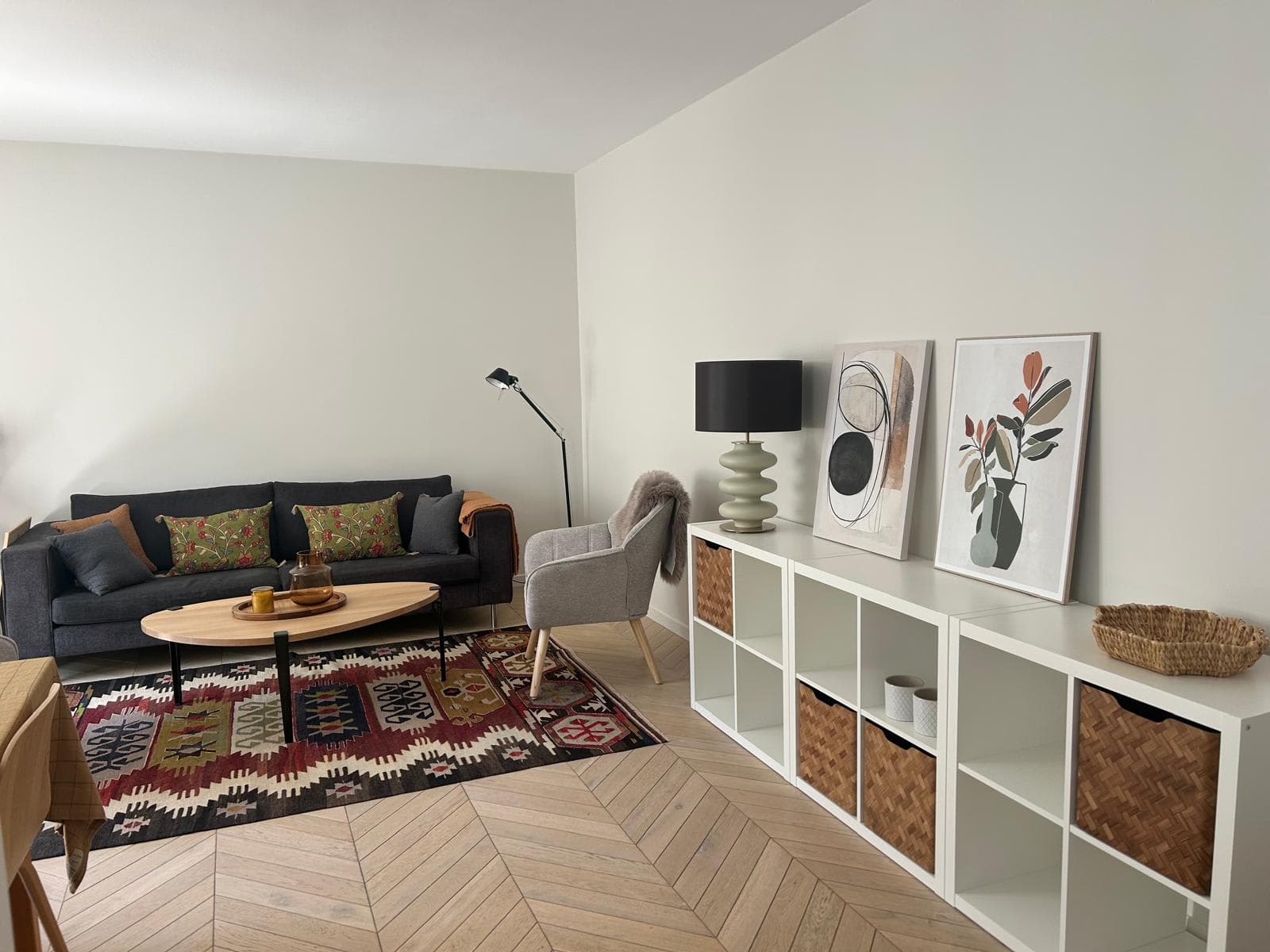 BEL APPARTEMENT MEUBLE IDEALEMENT SITUE - Image 2