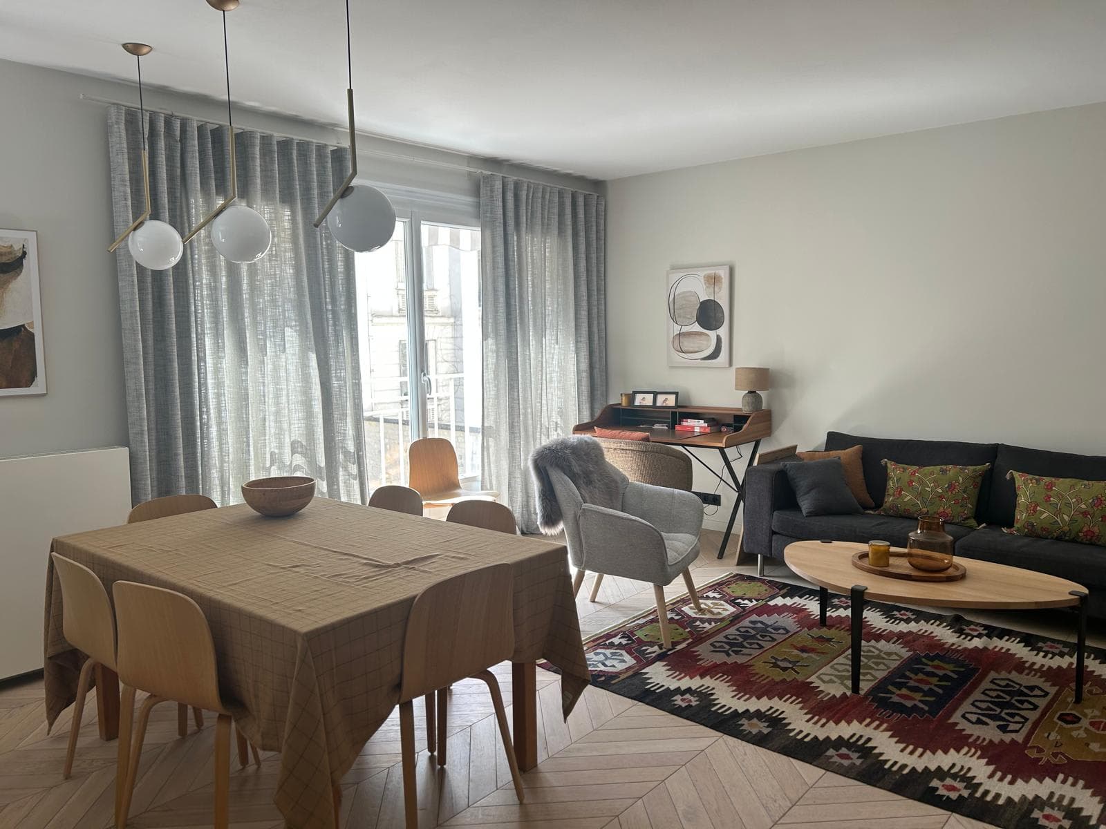 BEL APPARTEMENT MEUBLE IDEALEMENT SITUE - Image 1