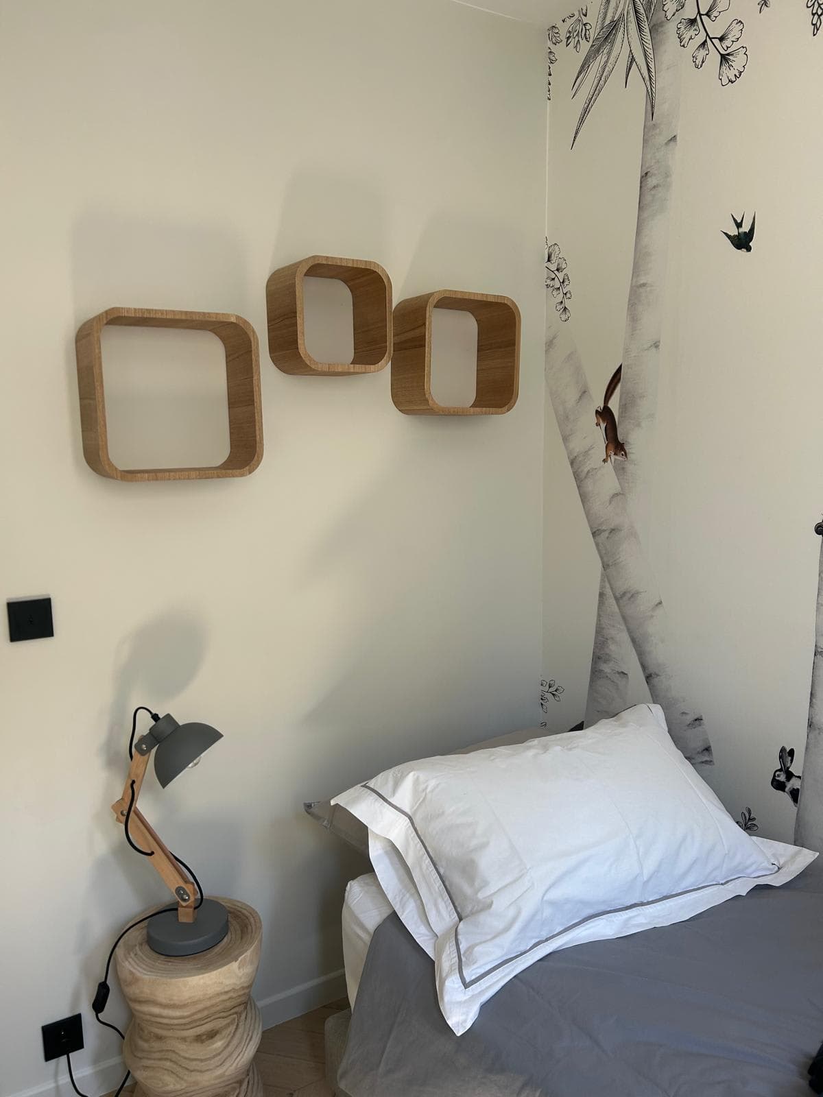 BEL APPARTEMENT MEUBLE IDEALEMENT SITUE - Image 11
