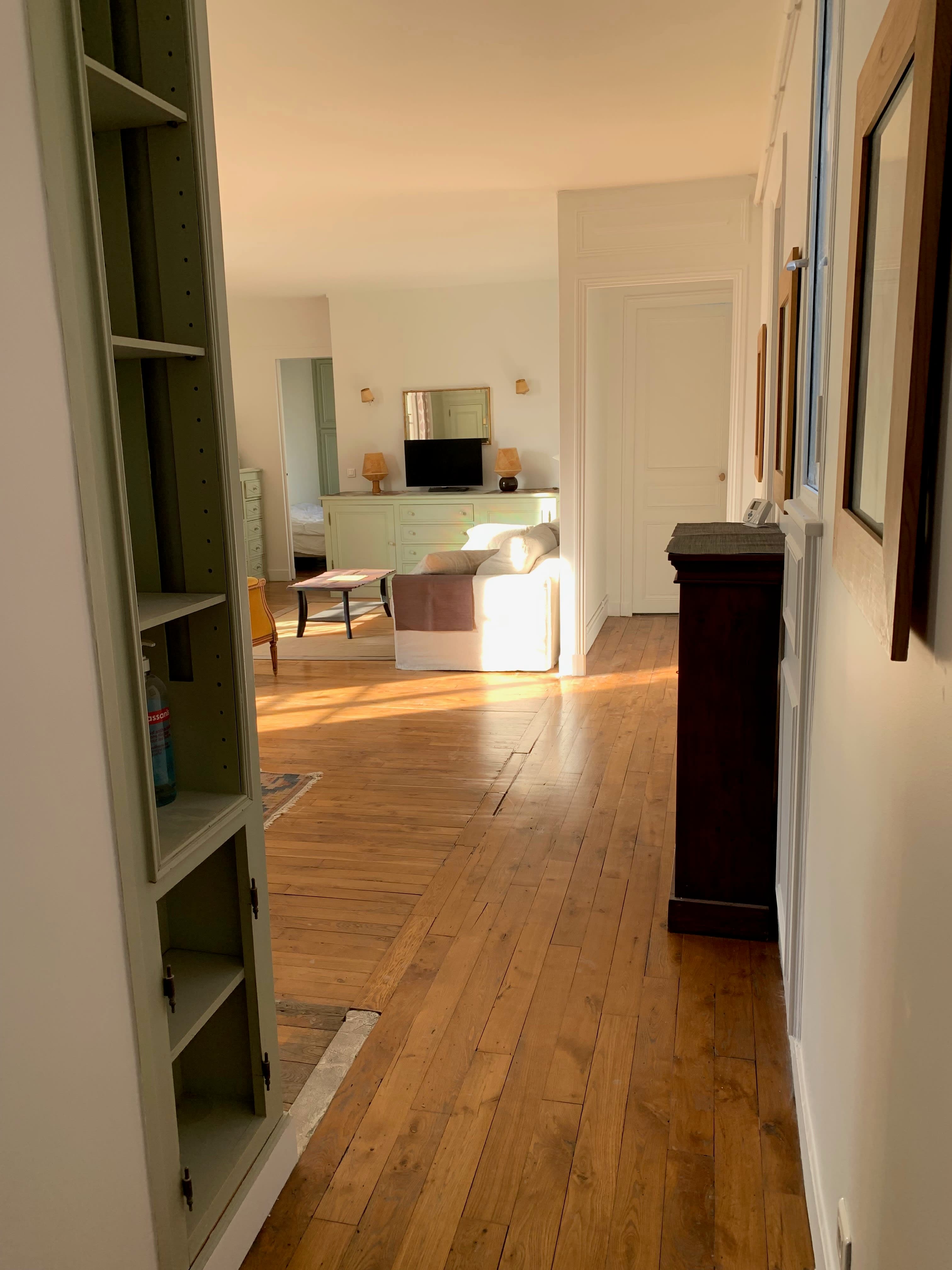 APPARTEMENT MEUBLE PLEIN DE CHARME - Image 2