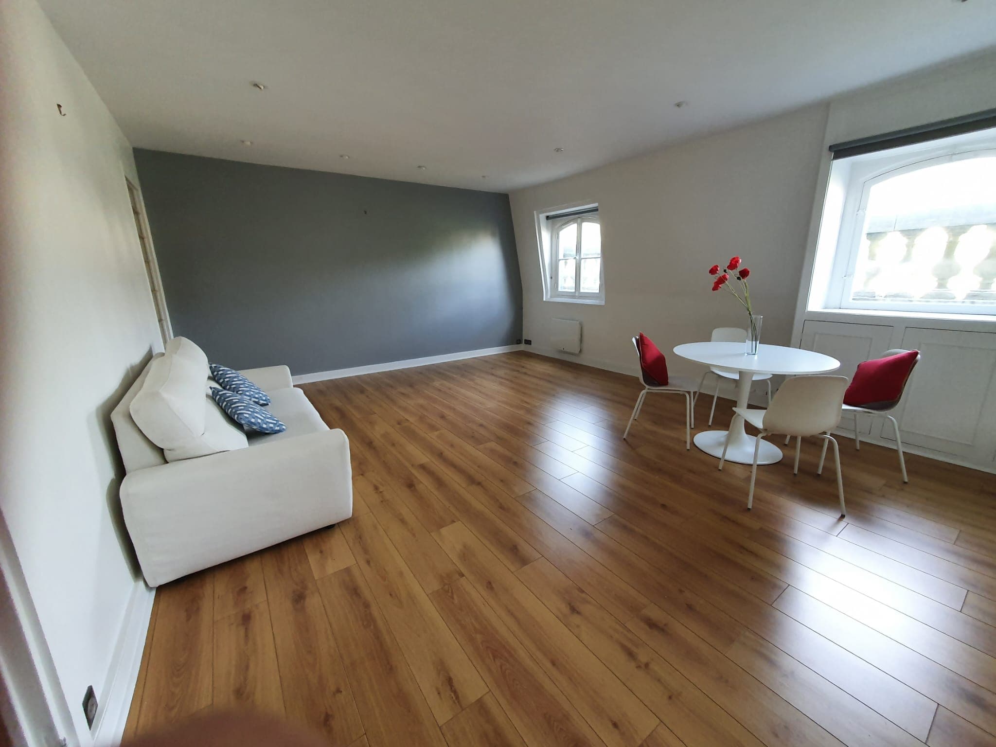 2 PIECES MEUBLE IDEALMEENT SITUE - Image 1