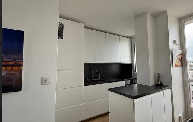 Superbe 3 pièces meublé, rénové avec parking - Image 5