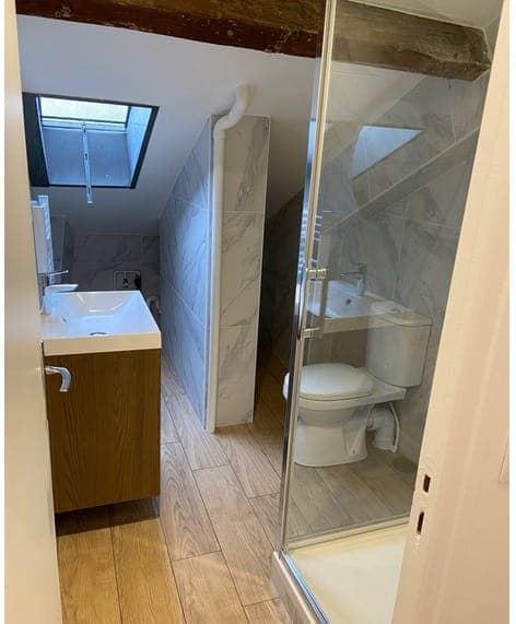 2 pièces rénové, dernier étage - Image 2