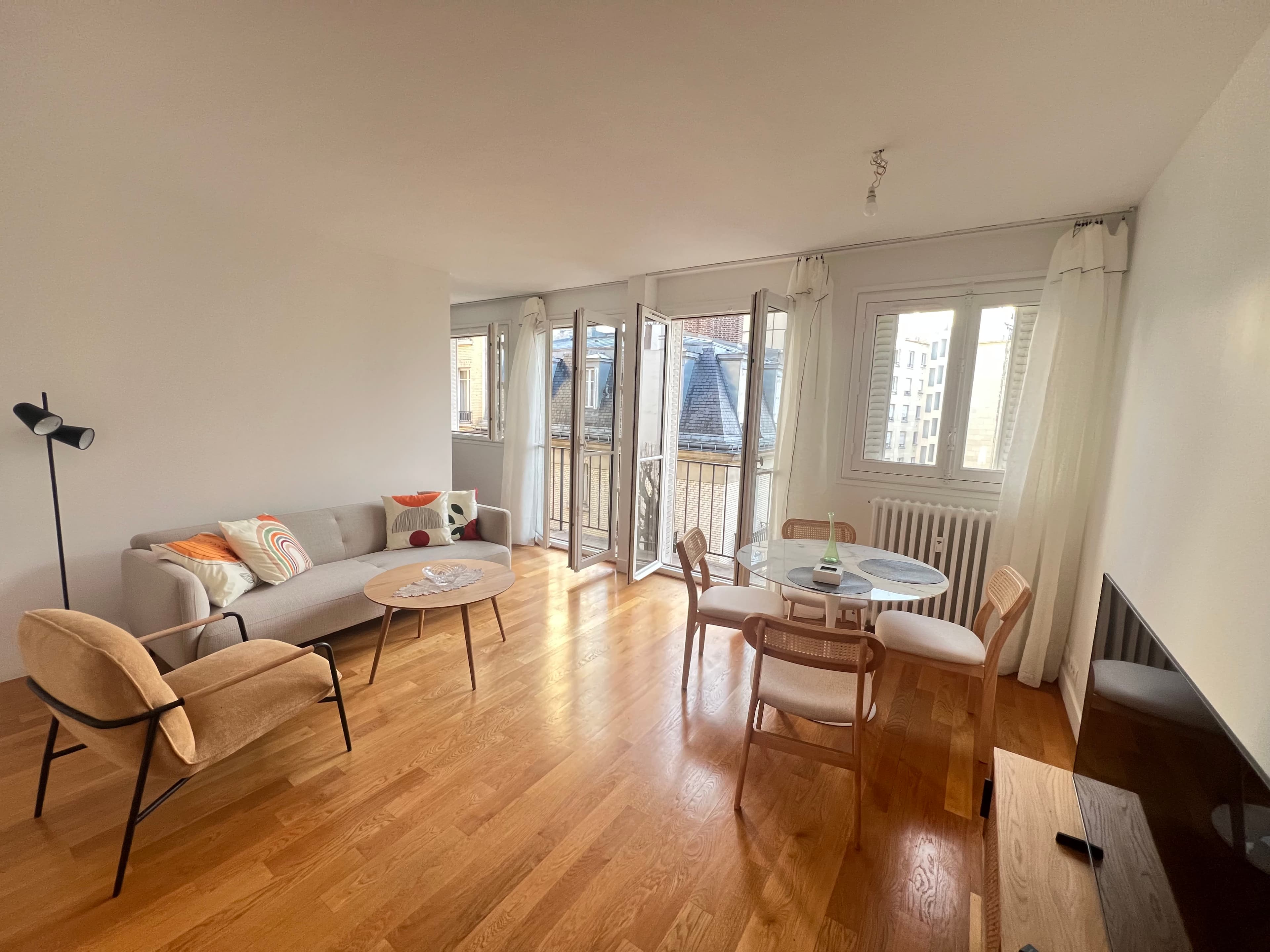 Propriété similaire Passy - 2 pièces refait à neuf avec balcon