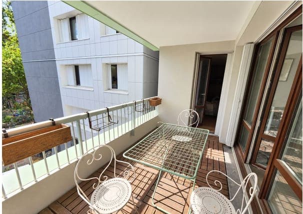 Propriété similaire Superbe T2 meublé de 58 m² avec terrasse plein sud et vue dégagée sur jardin