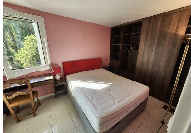 Superbe T2 meublé de 58 m² avec terrasse plein sud et vue dégagée sur jardin - Image 4