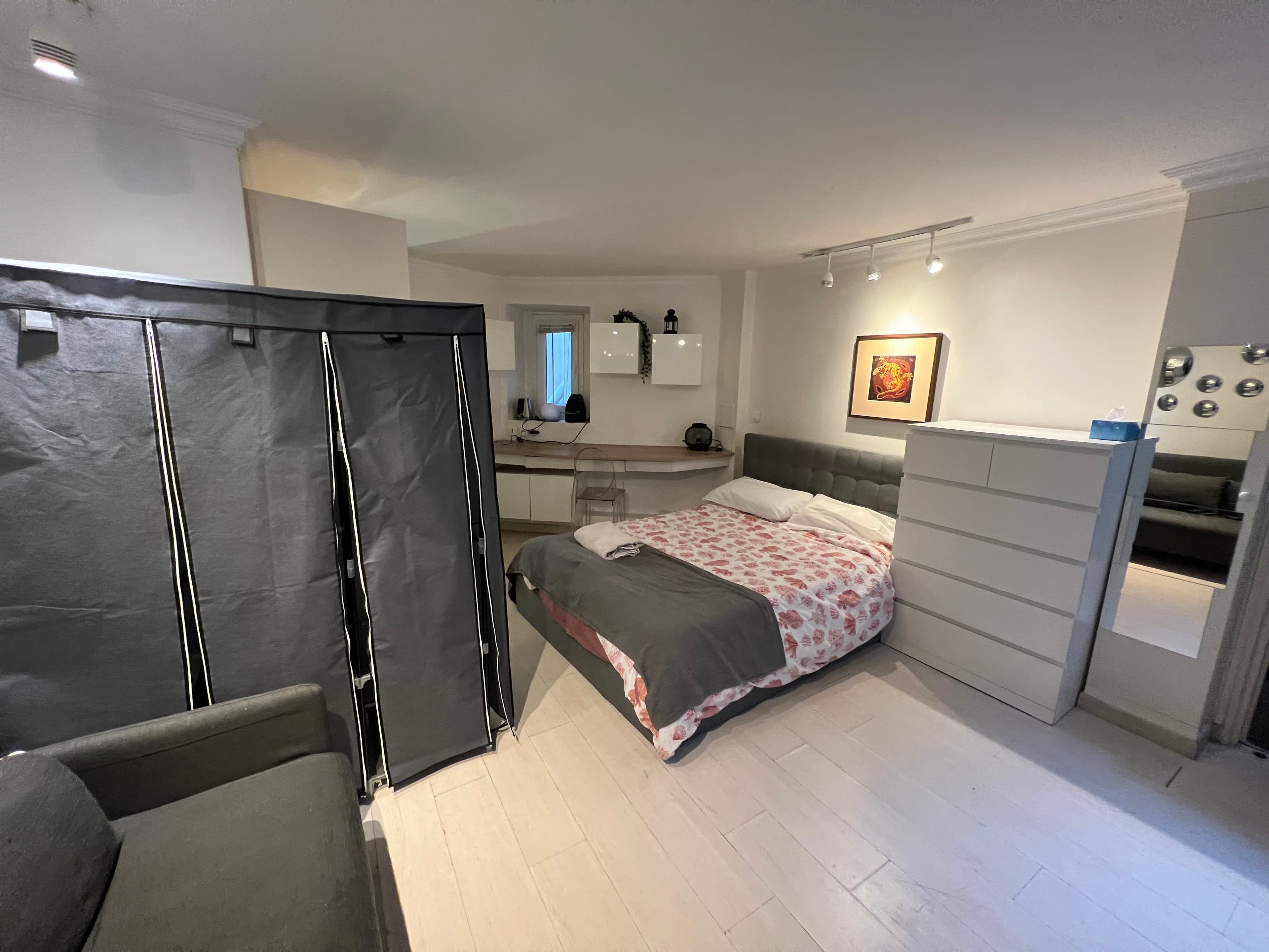 Champs-Elysées Studio